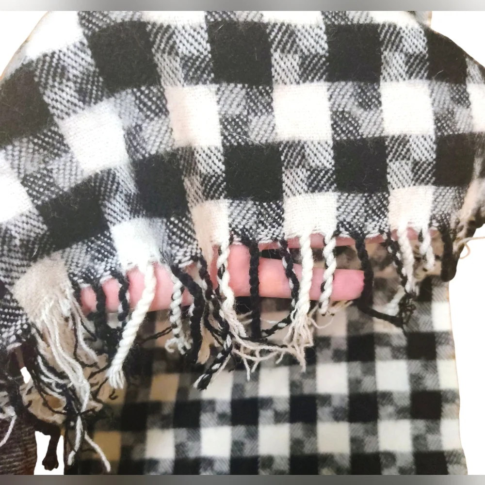 Vintage Glentex Women's Black White Plaid With Tassel Trim Winter Scarf, OSFA